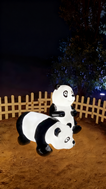 玻璃钢发光熊猫雕塑 (10)