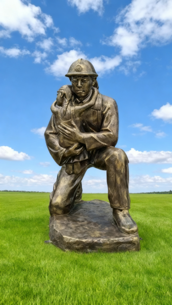 玻璃钢仿铜消防员雕塑 (6)