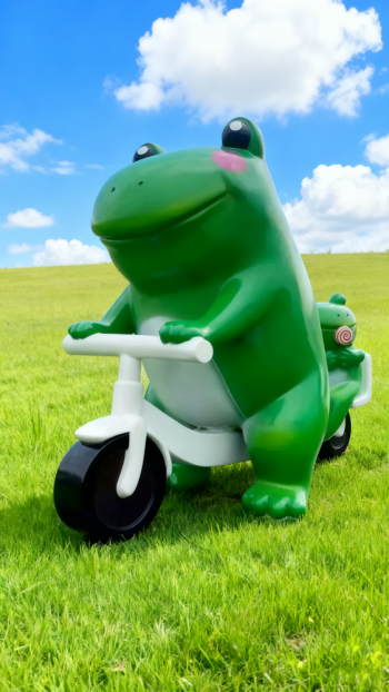 玻璃钢青蛙雕塑 (7)