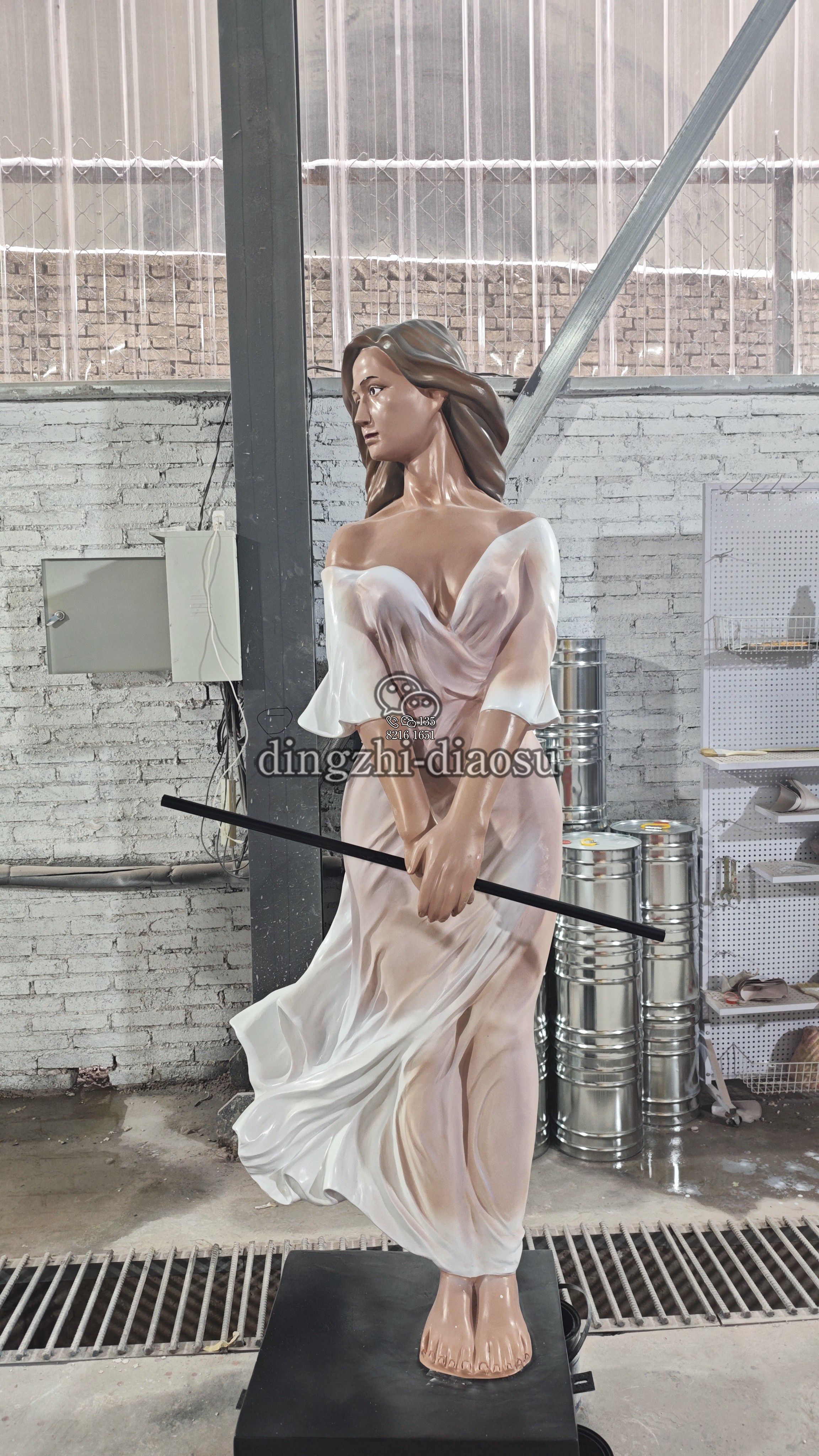 仿真美女玻璃钢雕塑