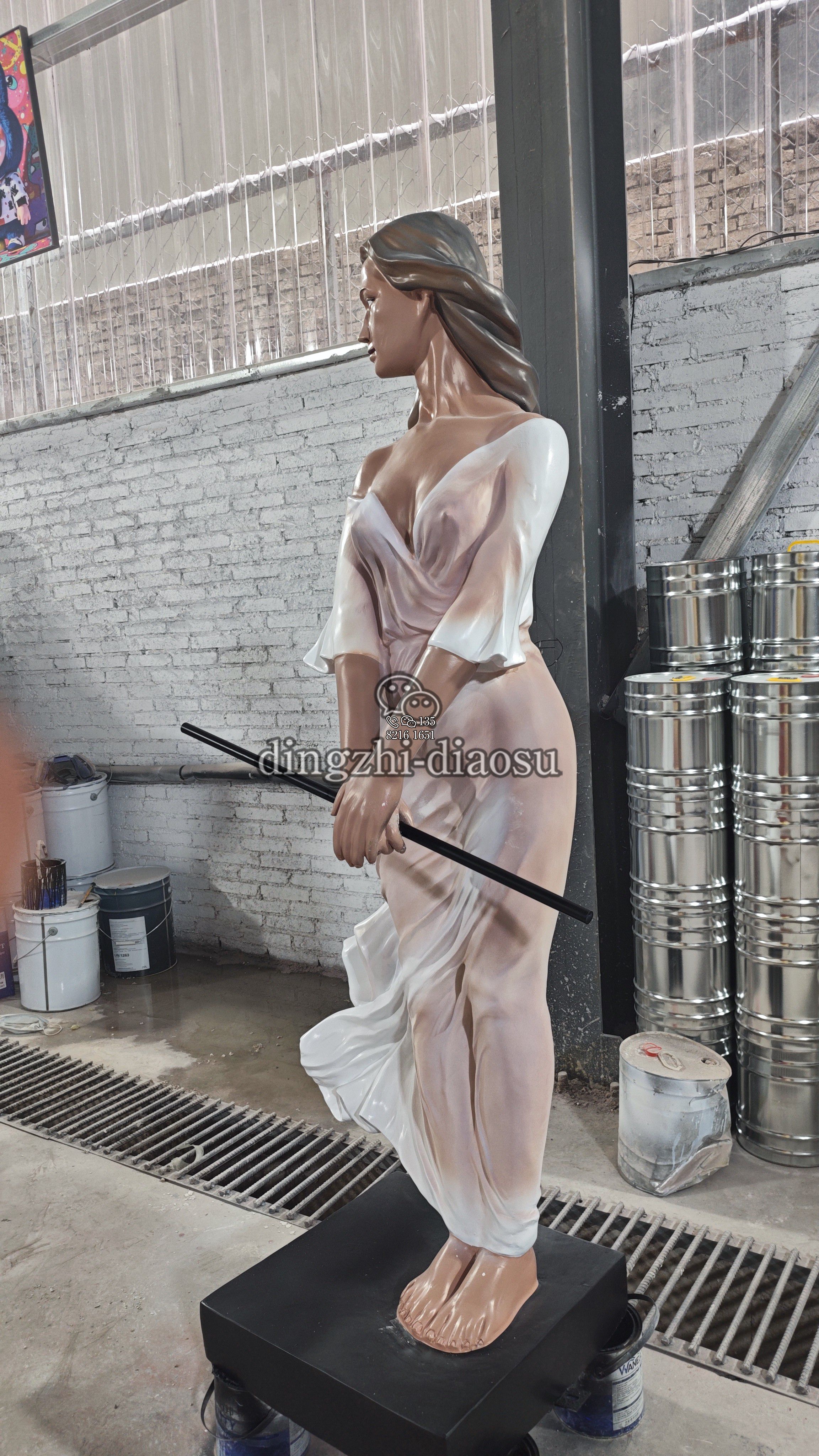 仿真美女玻璃钢雕塑