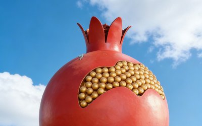 石榴不锈钢雕塑定制，源头厂家来图加工