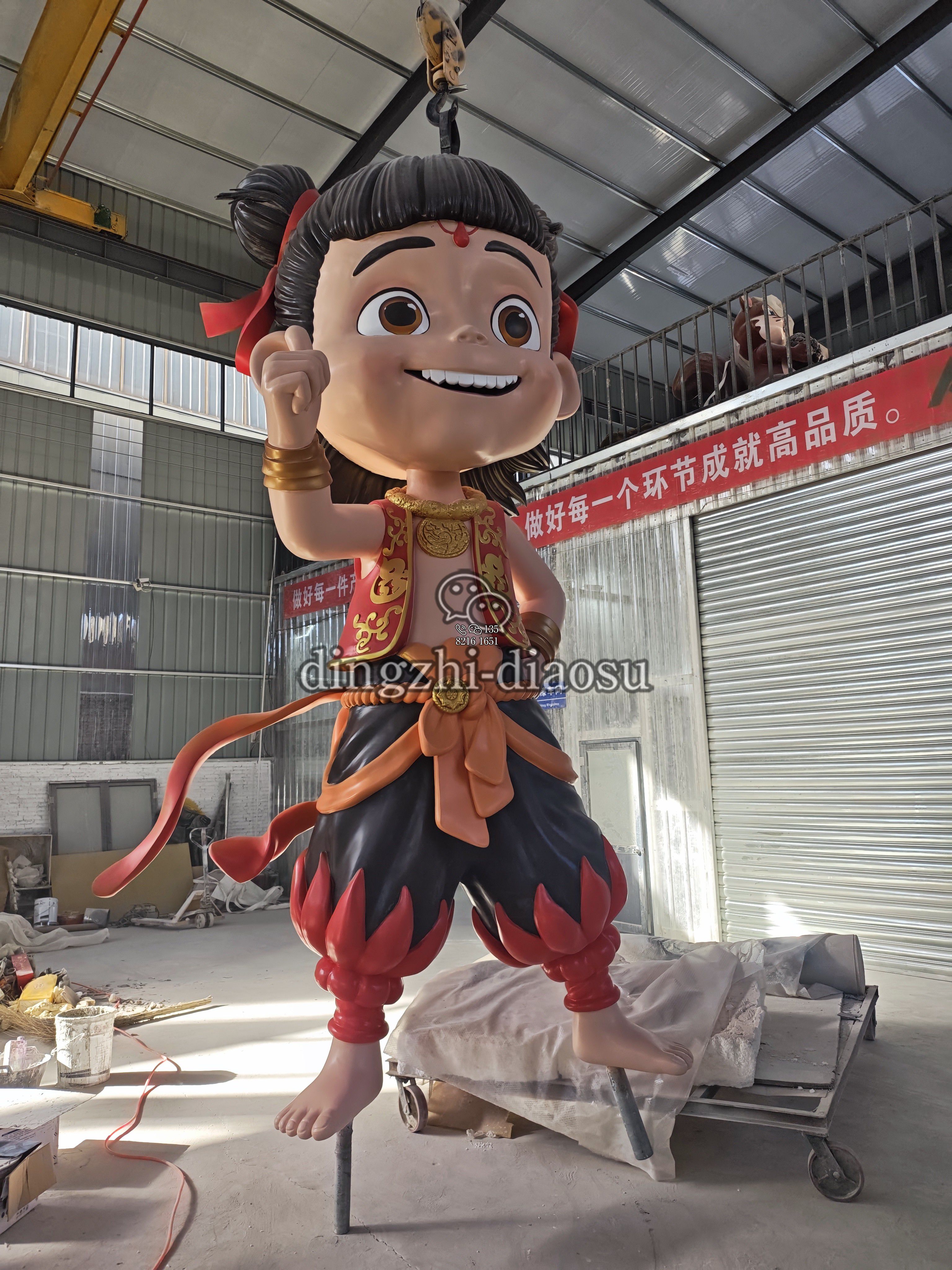 4米站姿哪吒 大型玻璃钢雕塑