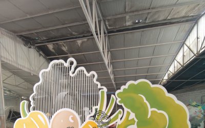 乡村铁艺标识玻璃钢雕塑定制，源头厂家来图加工