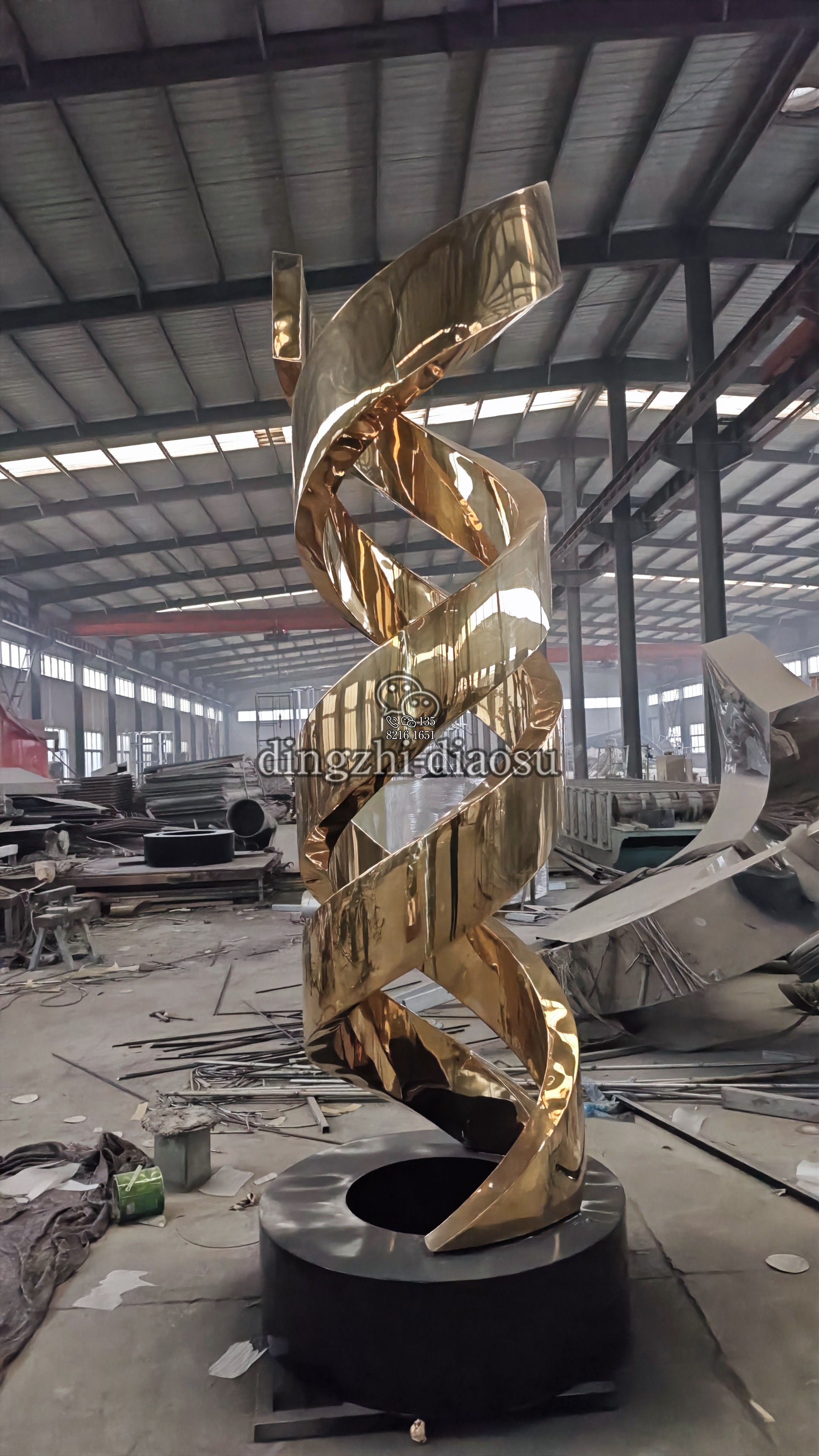 不锈钢景观柱子玻璃钢雕塑