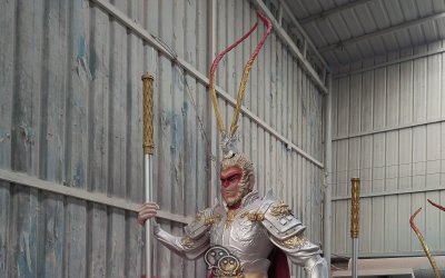 云朵站姿竖棍齐天大圣孙悟空玻璃钢雕塑定制，源头厂家来图加工