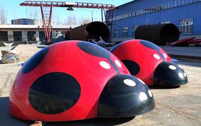 不锈钢七星瓢虫雕塑